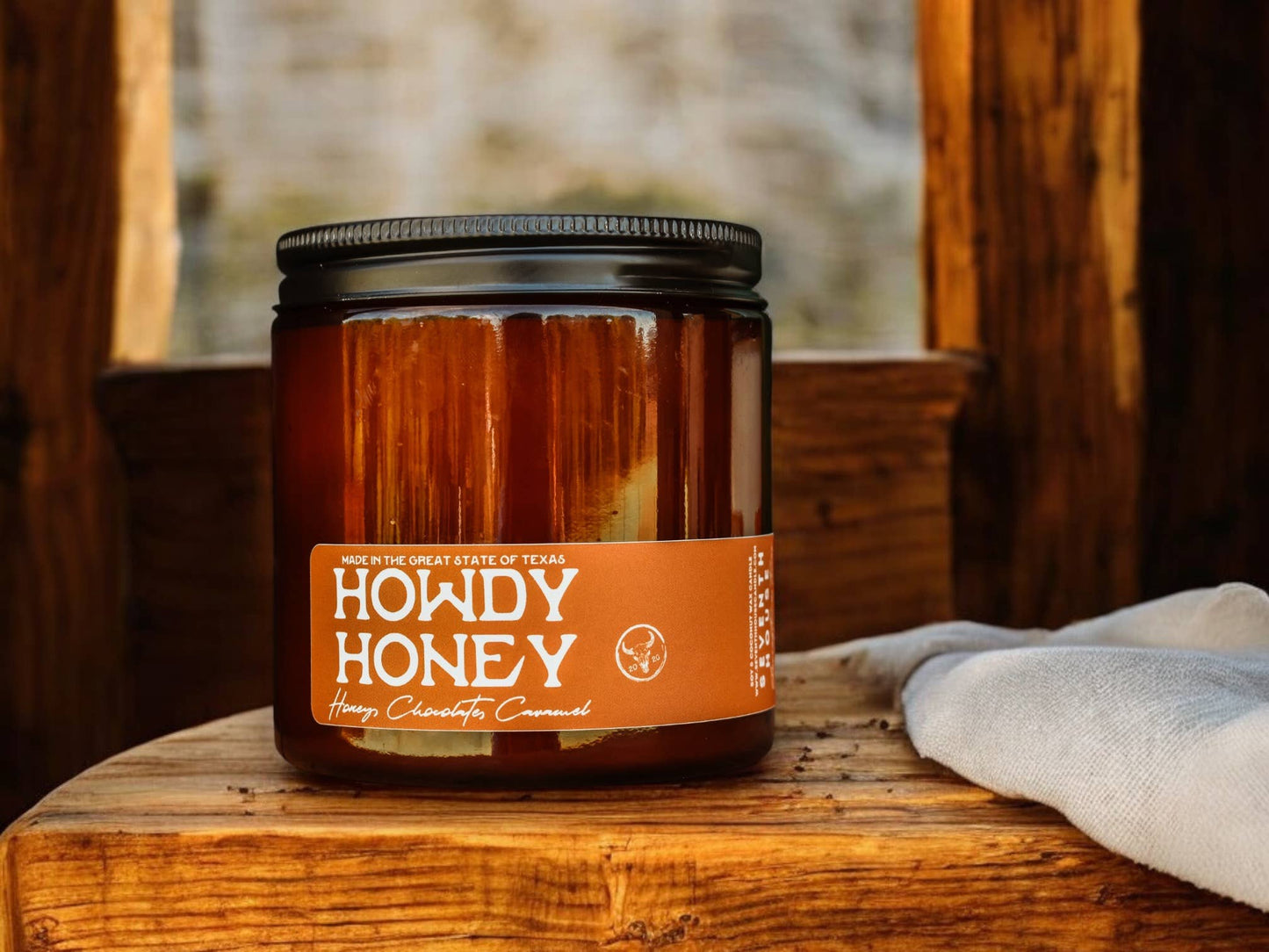 HOWDY HONEY - Vanilla, Caramel & Honey Candle