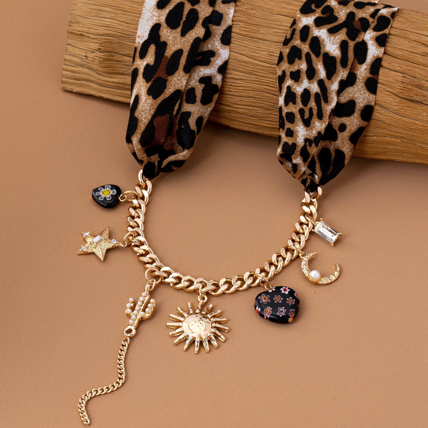 CHARM ANIMAL SCARF NECKLACE-WESTERN SUNBLAST STAR