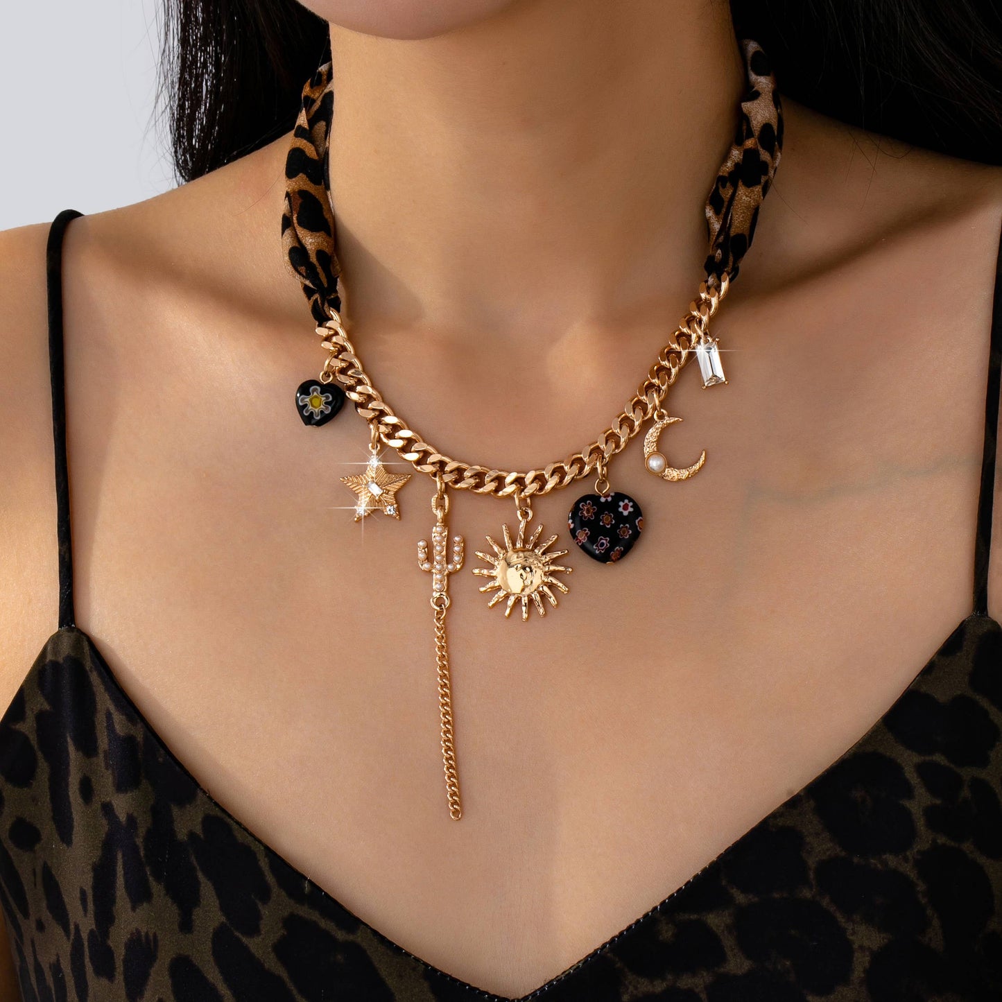 CHARM ANIMAL SCARF NECKLACE-WESTERN SUNBLAST STAR