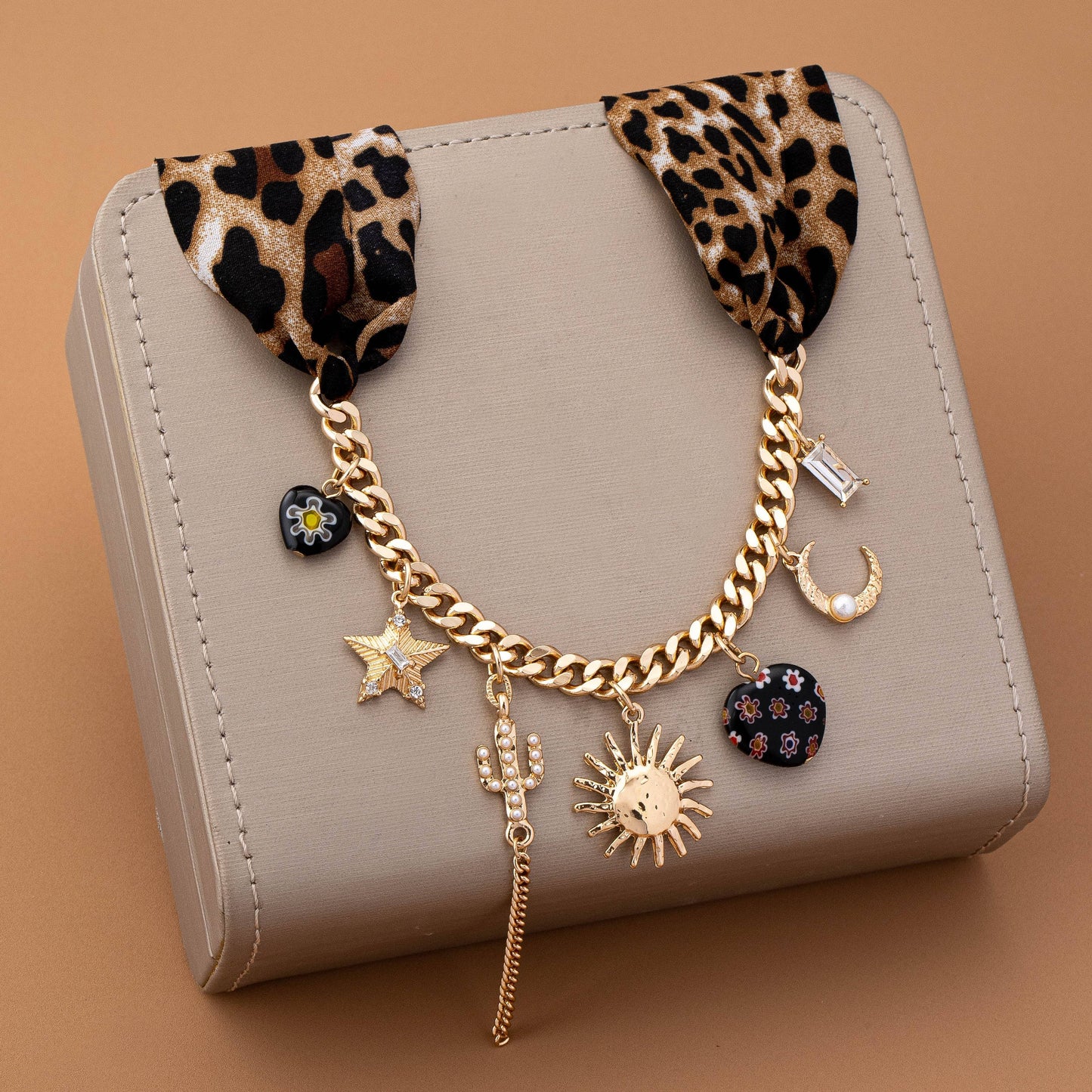CHARM ANIMAL SCARF NECKLACE-WESTERN SUNBLAST STAR